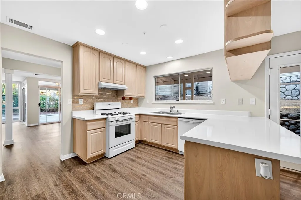 704 Chandler W, Highland, California 92346 home-pic-11