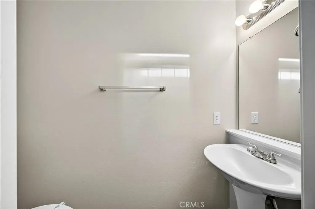 704 Chandler W, Highland, California 92346 home-pic-20