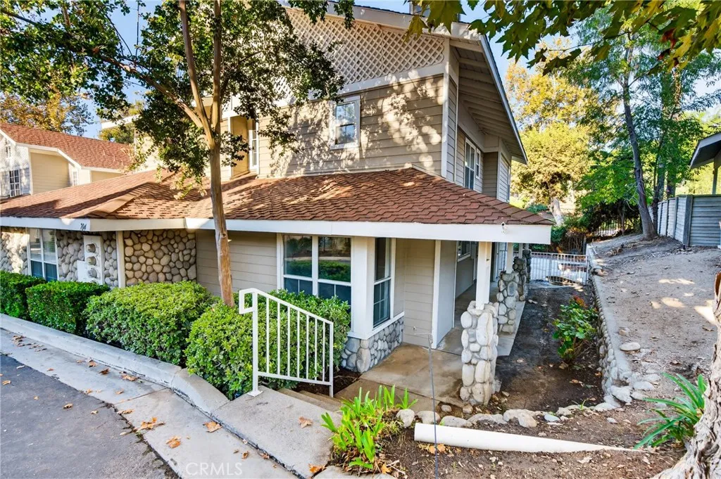 704 Chandler W, Highland, California 92346 home-pic-4