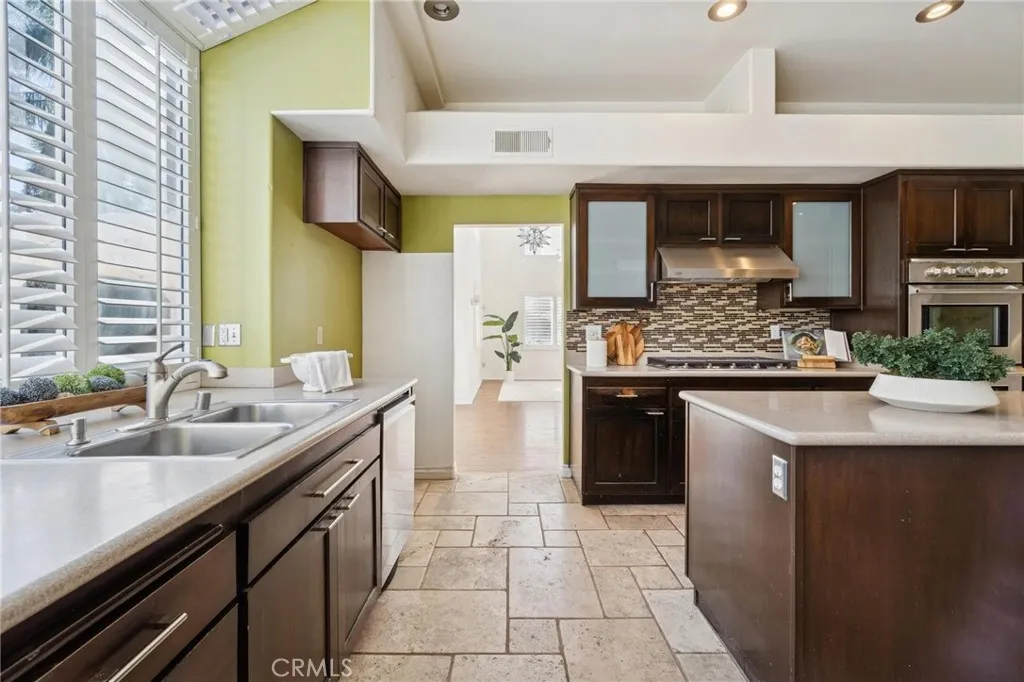 25528 Paine Circle, Stevenson Ranch, California 91381 home-pic-19