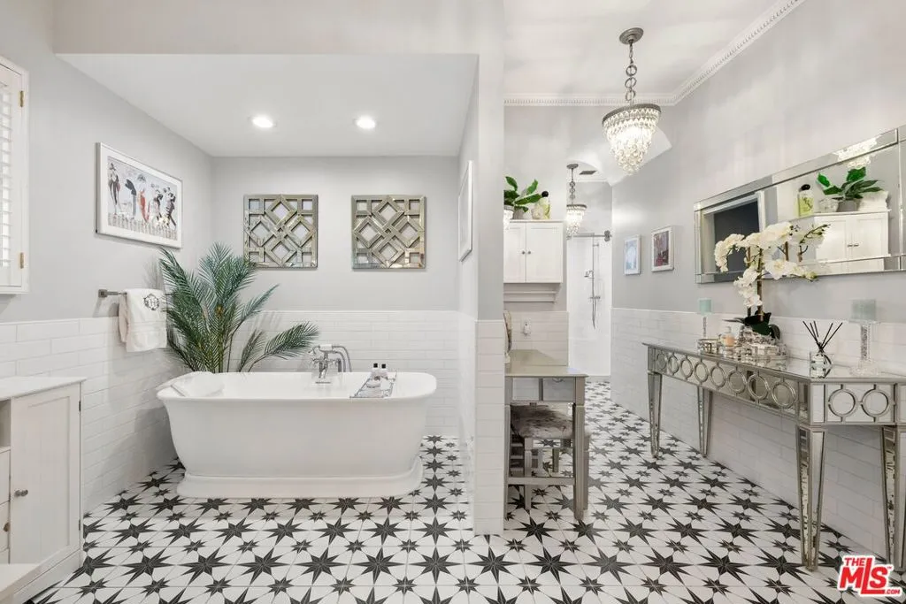 820 N Verano Drive, Glendora, California 91741 home-pic-18