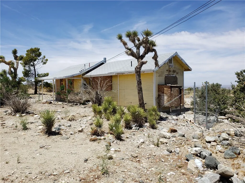 20649 E Avenue Y, Llano, California 93544 home-pic-1