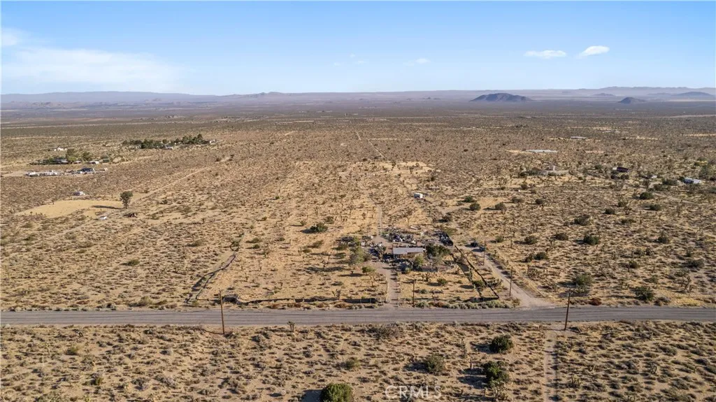 20649 E Avenue Y, Llano, California 93544 home-pic-13