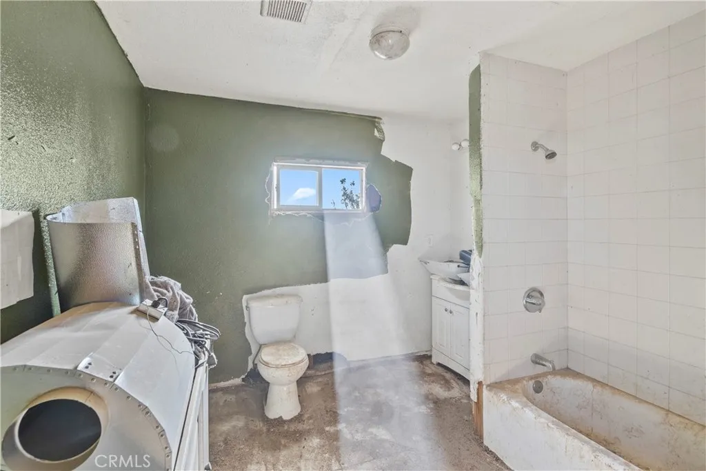 20649 E Avenue Y, Llano, California 93544 home-pic-8