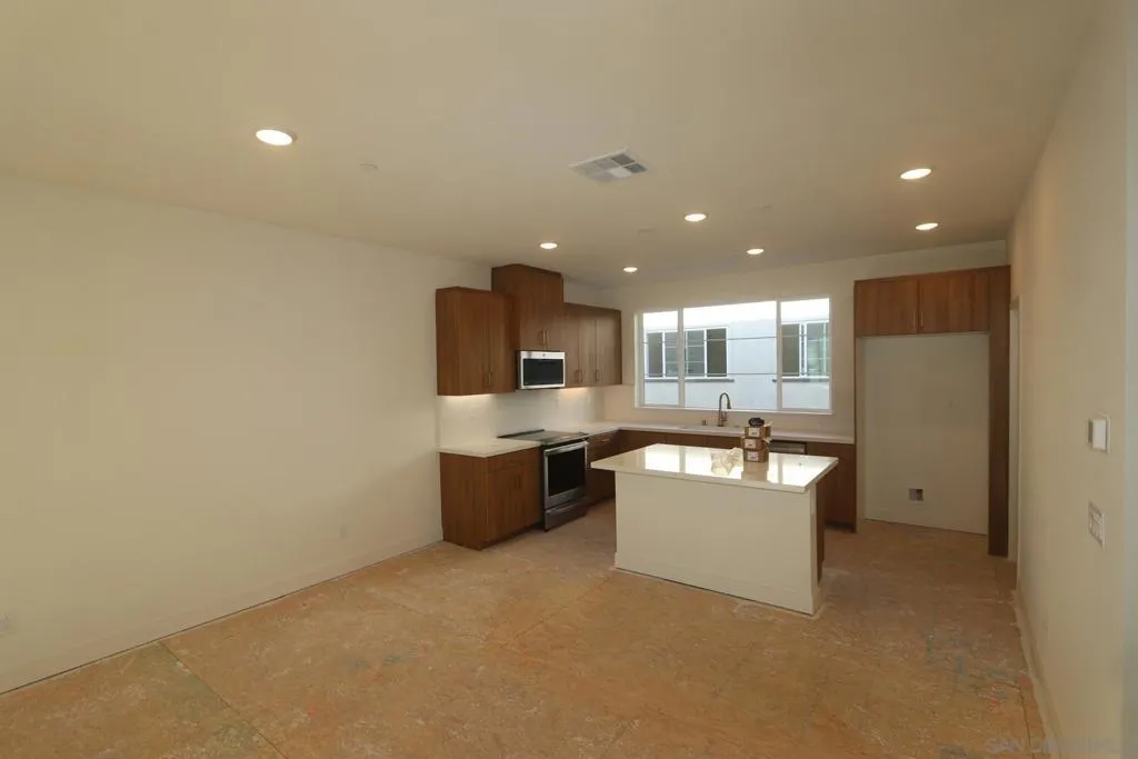 12811 Encantadora Unit 31 Unit 31, San Diego, California 92129 home-pic-6