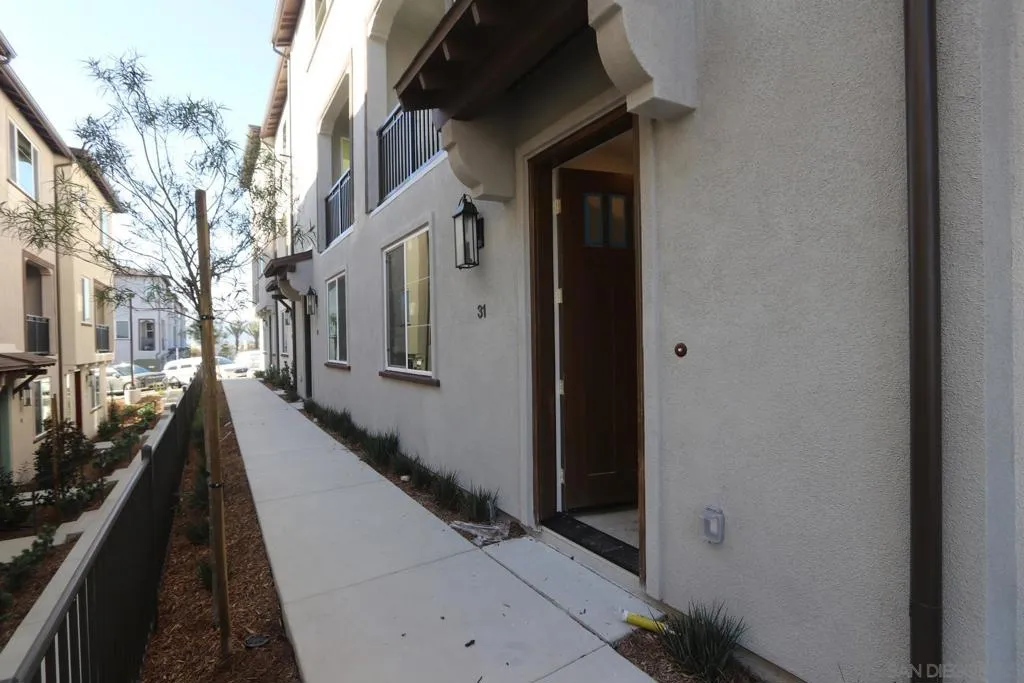 12811 Encantadora Unit 31 Unit 31, San Diego, California 92129 home-pic-1