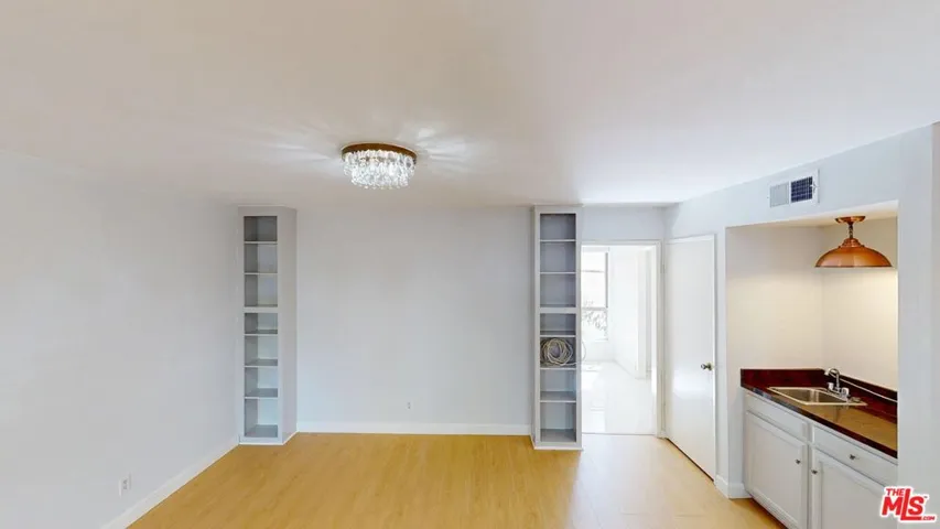 5115 Kester Avenue 7, Sherman Oaks, California 91403