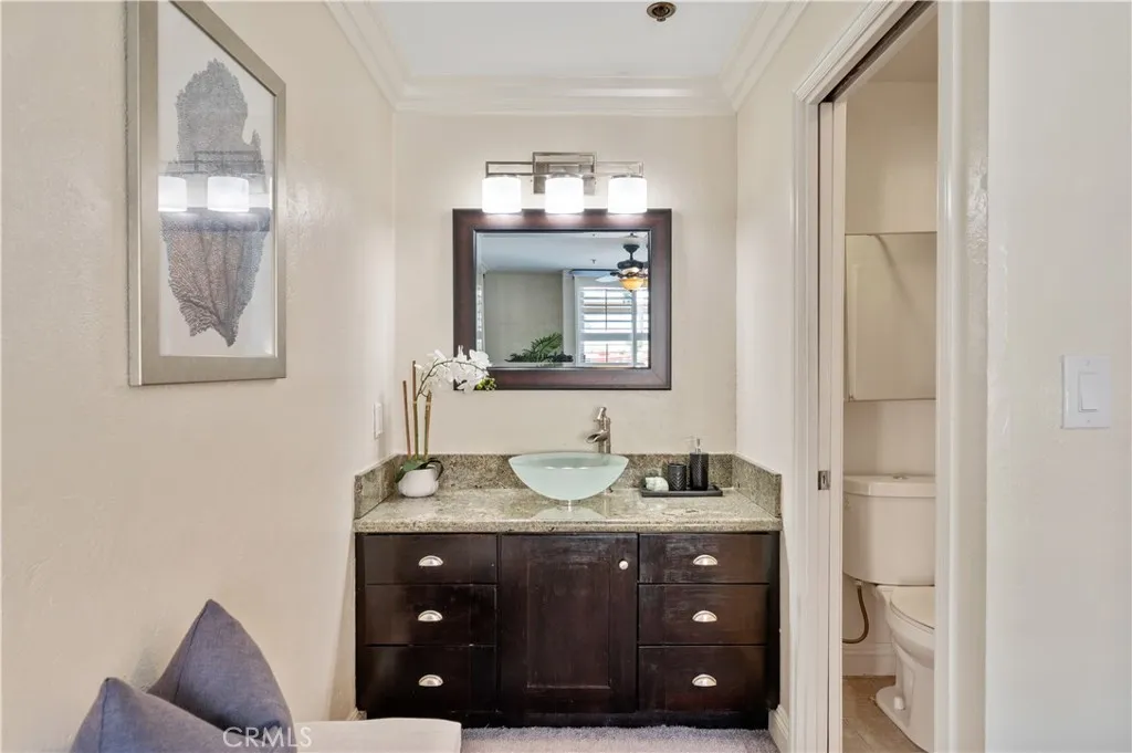 555 Esplanade 320, Redondo Beach, California 90277 home-pic-39