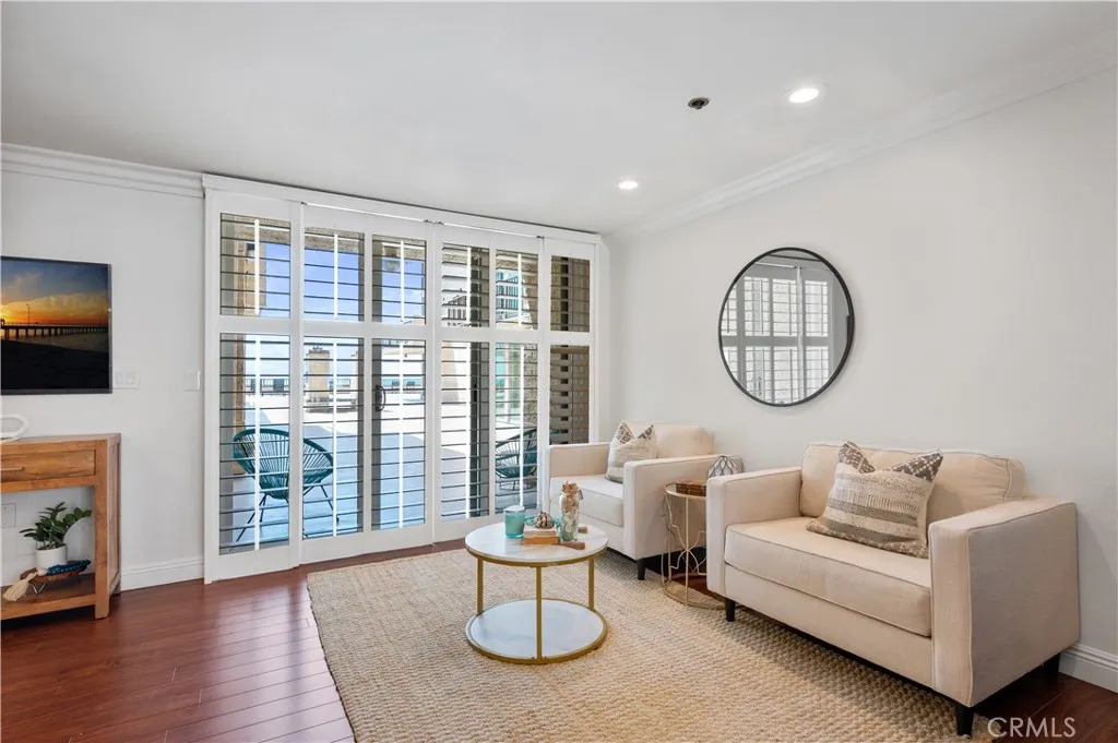 555 Esplanade 320, Redondo Beach, California 90277 home-pic-7