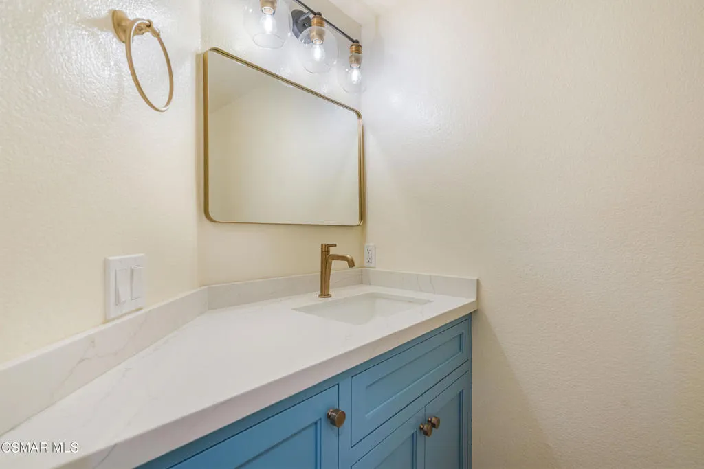 637 Indian Oak Lane 105, Oak Park, California 91377 home-pic-10