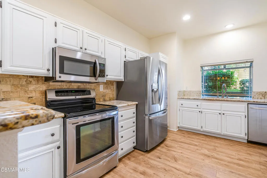 637 Indian Oak Lane 105, Oak Park, California 91377 home-pic-6