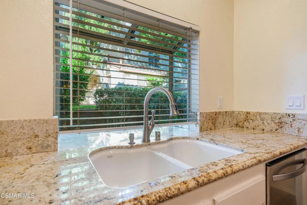 637 Indian Oak Lane 105, Oak Park, California 91377 home-pic-7
