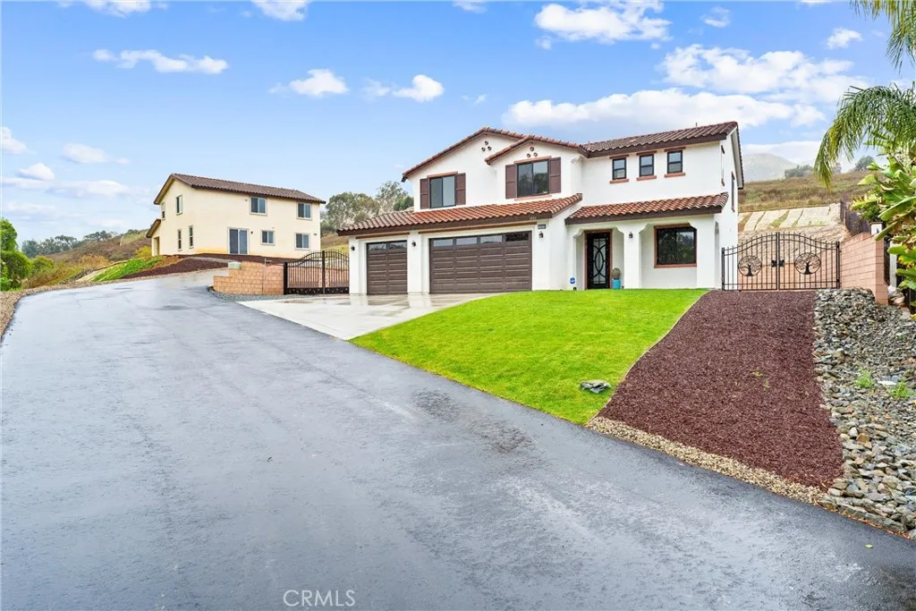 1993 Lyon Avenue, Riverside, California 92503 home-pic-1