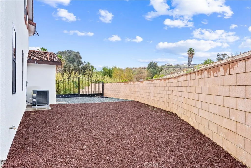 1993 Lyon Avenue, Riverside, California 92503 home-pic-52