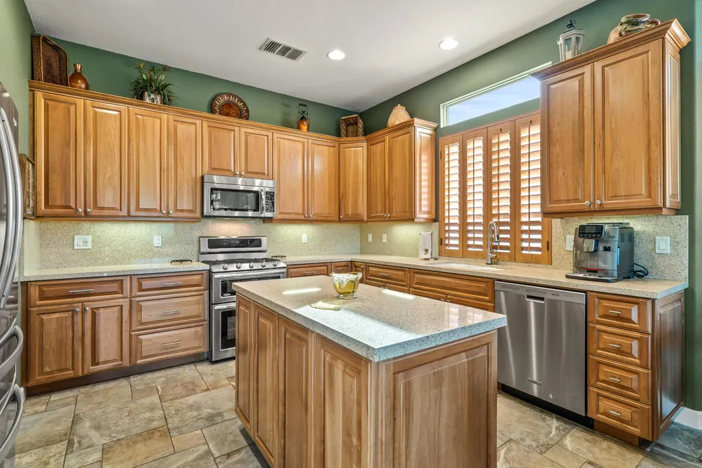44327 Royal Lytham Drive, Indio, California 92201 home-pic-21