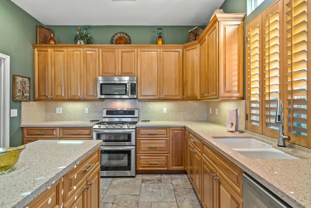 44327 Royal Lytham Drive, Indio, California 92201 home-pic-22