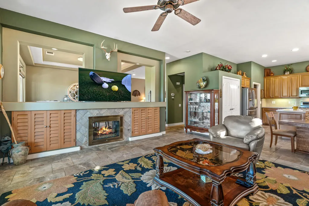 44327 Royal Lytham Drive, Indio, California 92201 home-pic-16
