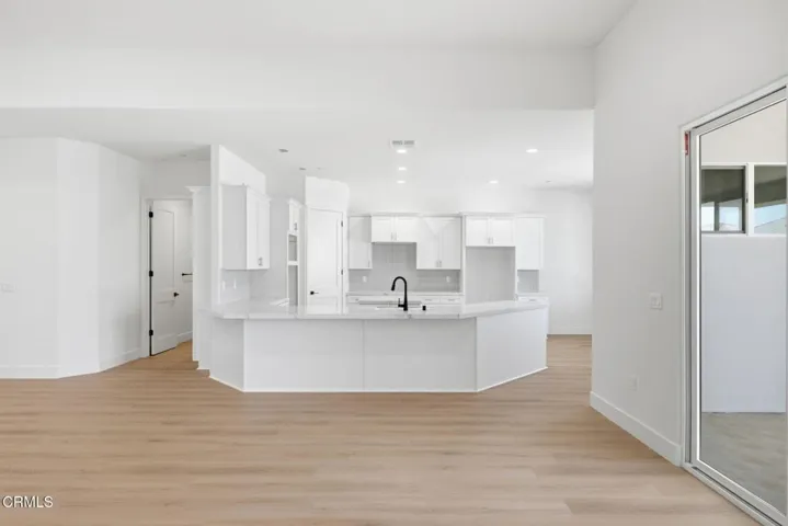 16-web-or-mls-13615-velma-pearl