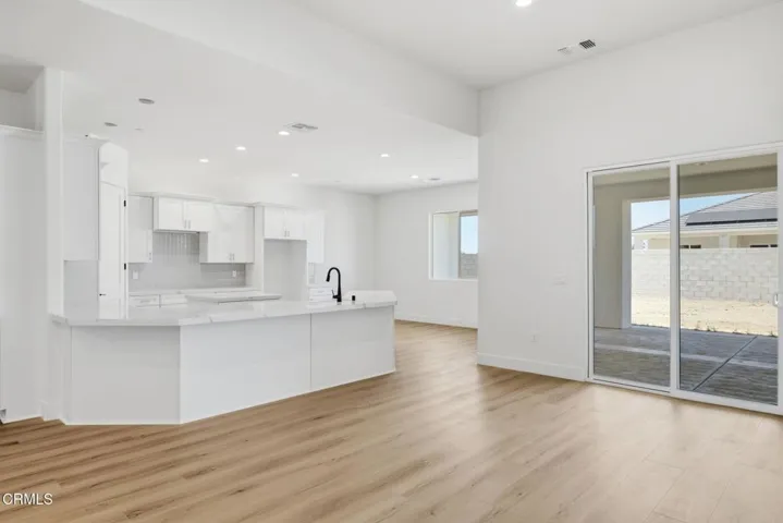 14-web-or-mls-13615-velma-pearl