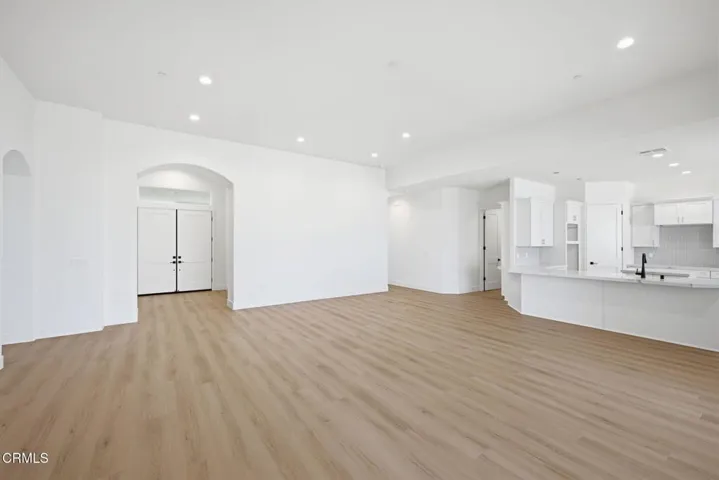 13-web-or-mls-13615-velma-pearl