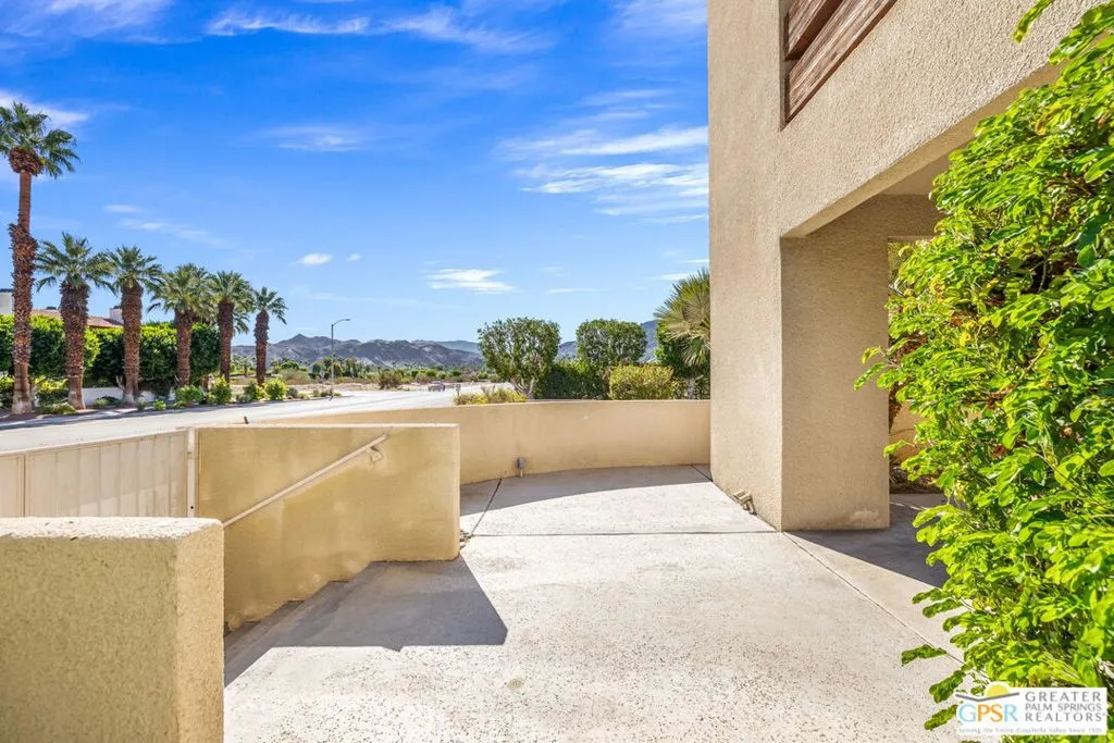 255 S Avenida Caballeros 306, Palm Springs, California 92262 home-pic-23