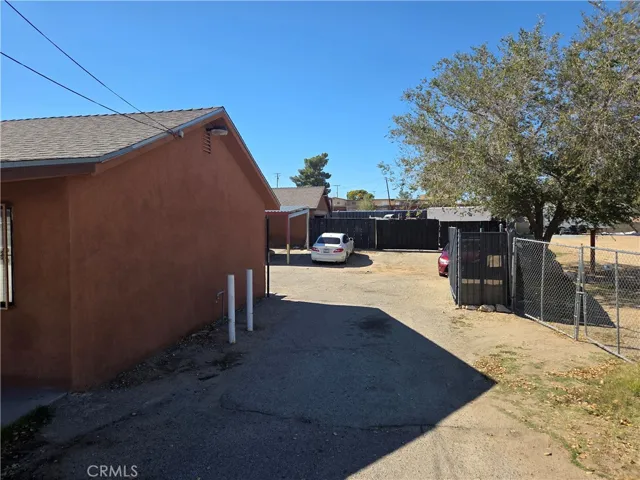 14258 Hesperia Road, Victorville, California 82695 — photo 4