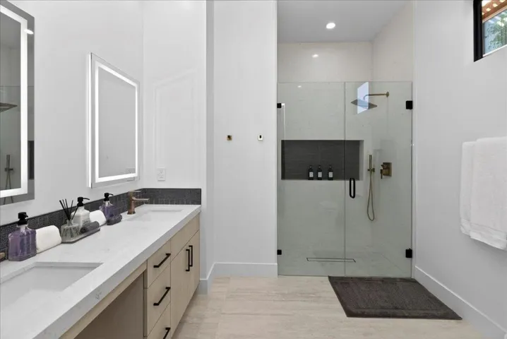 4th Bathroom