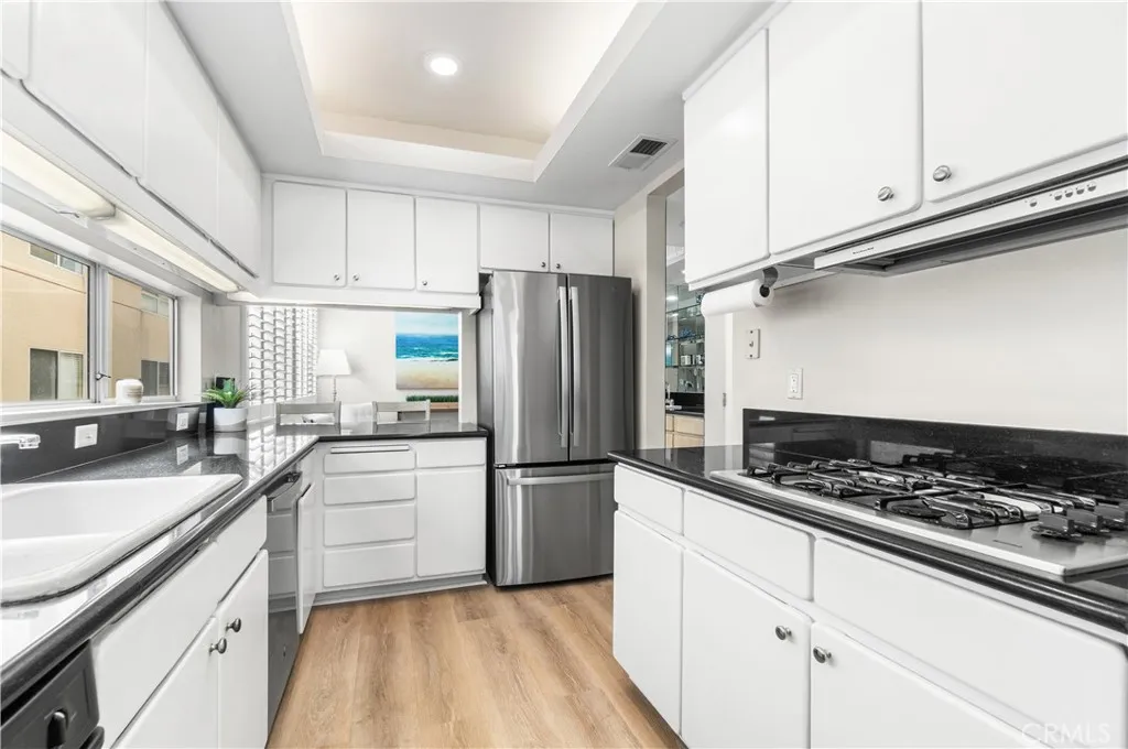 1927 Glendon 301, Los Angeles, California 90025 home-pic-16