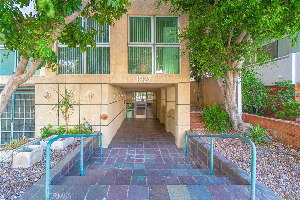 1927 Glendon 301, Los Angeles, California 90025 home-pic-3
