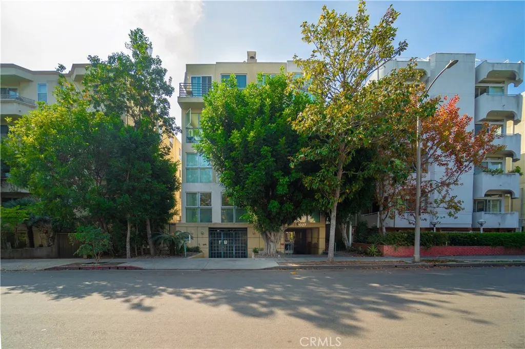1927 Glendon 301, Los Angeles, California 90025 home-pic-2