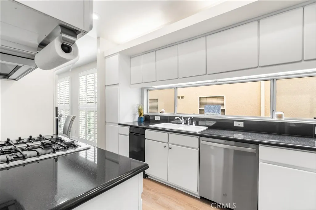 1927 Glendon 301, Los Angeles, California 90025 home-pic-17