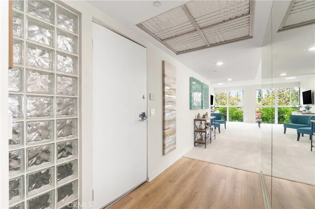 1927 Glendon 301, Los Angeles, California 90025 home-pic-6