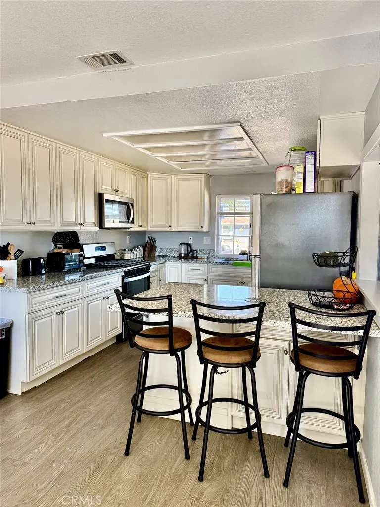 16622 Mossdale, Lancaster, California 93535 home-pic-9