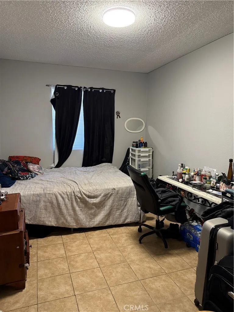 16622 Mossdale, Lancaster, California 93535 home-pic-16