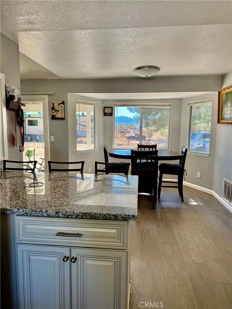 16622 Mossdale, Lancaster, California 93535 home-pic-8