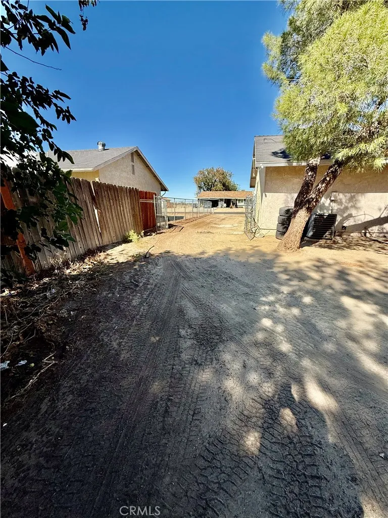 16622 Mossdale, Lancaster, California 93535 home-pic-21