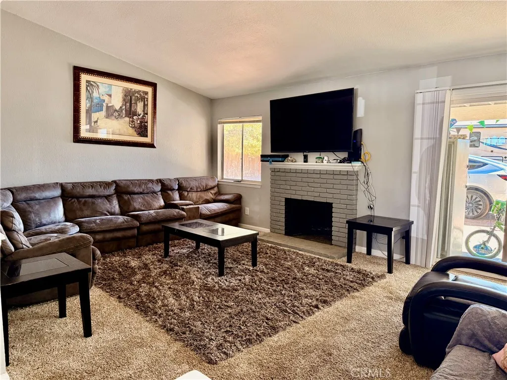 16622 Mossdale, Lancaster, California 93535 home-pic-4