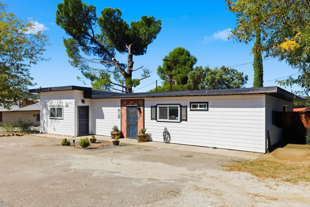 29824 Oak Dr., Campo, California 91906 home-pic-1