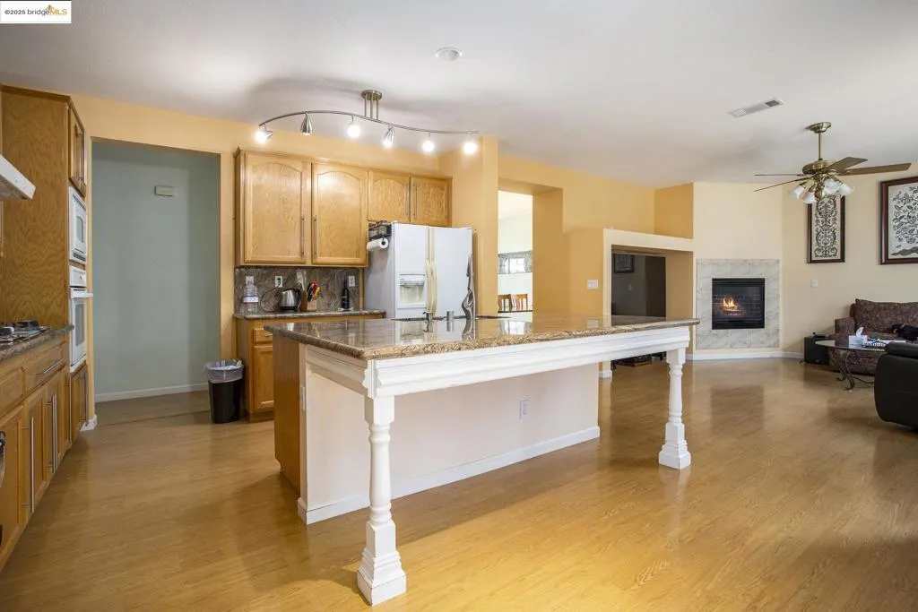 1126 Oakpoint Dr, Bay Point, California 94565 home-pic-8