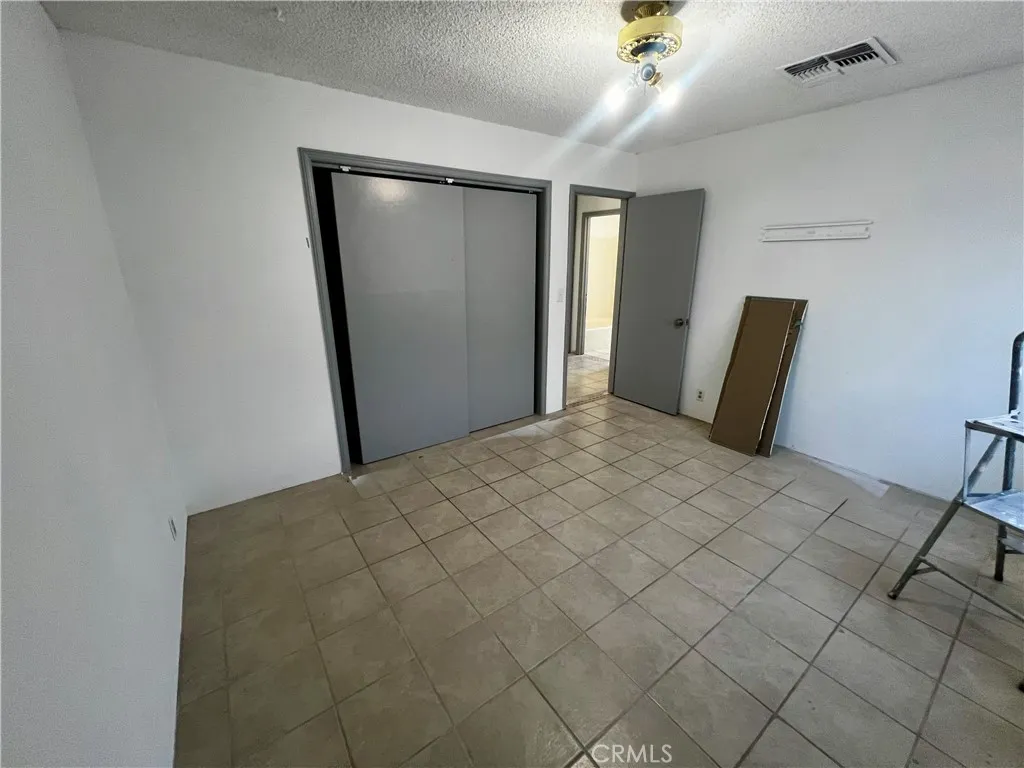 6386 Linda Lee Drive, Yucca Valley, California 92284 home-pic-17