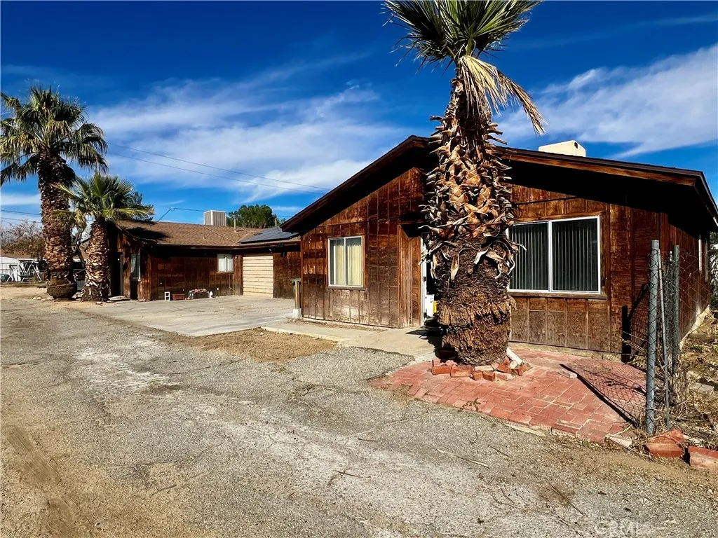 6386 Linda Lee Drive, Yucca Valley, California 92284 home-pic-2