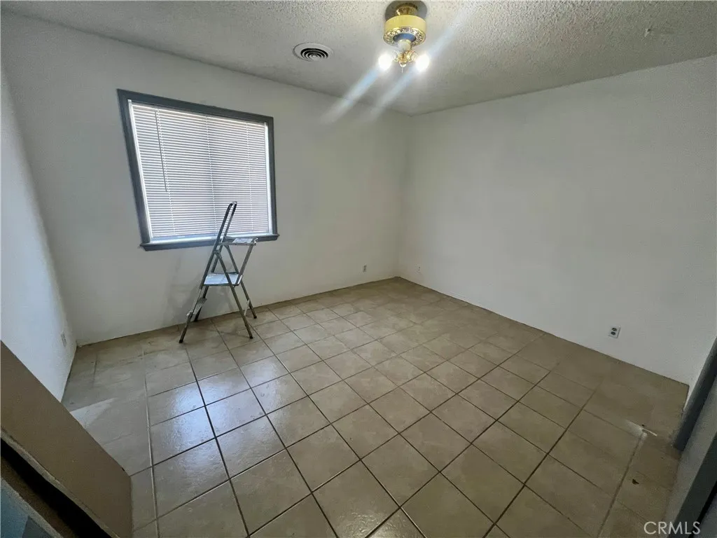 6386 Linda Lee Drive, Yucca Valley, California 92284 home-pic-16