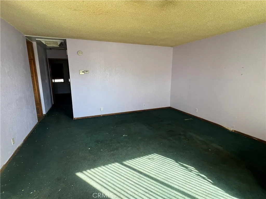 6386 Linda Lee Drive, Yucca Valley, California 92284 home-pic-21