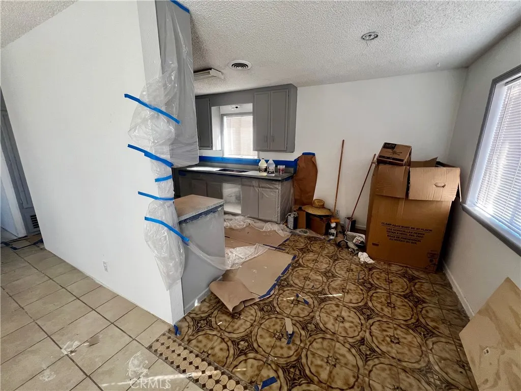 6386 Linda Lee Drive, Yucca Valley, California 92284 home-pic-11