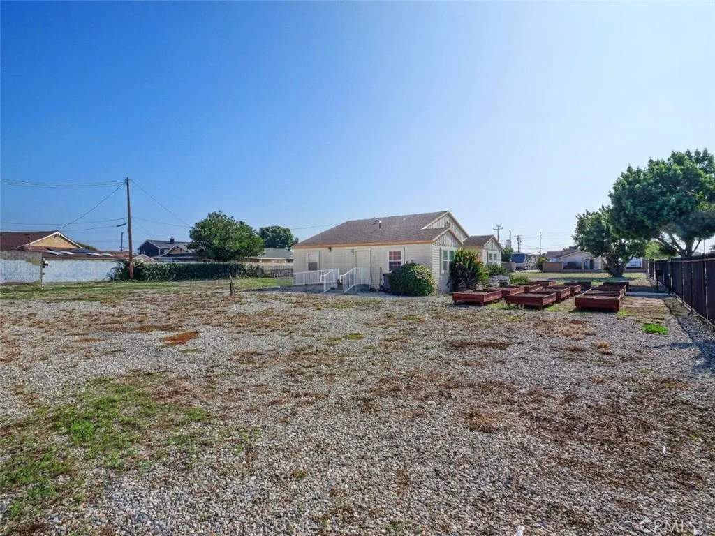 22108 Avalon, Carson, California 90745 — photo 5