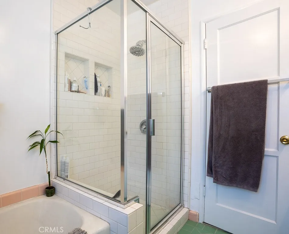 3735 Arbolada, Los Angeles, California 90027 home-pic-22