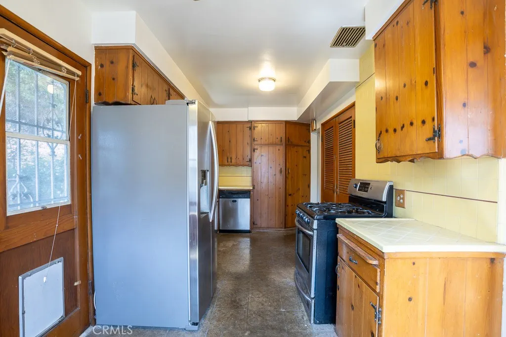 3735 Arbolada, Los Angeles, California 90027 home-pic-35