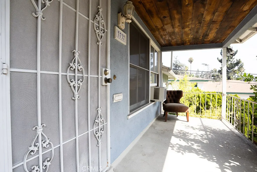 3735 Arbolada, Los Angeles, California 90027 home-pic-27