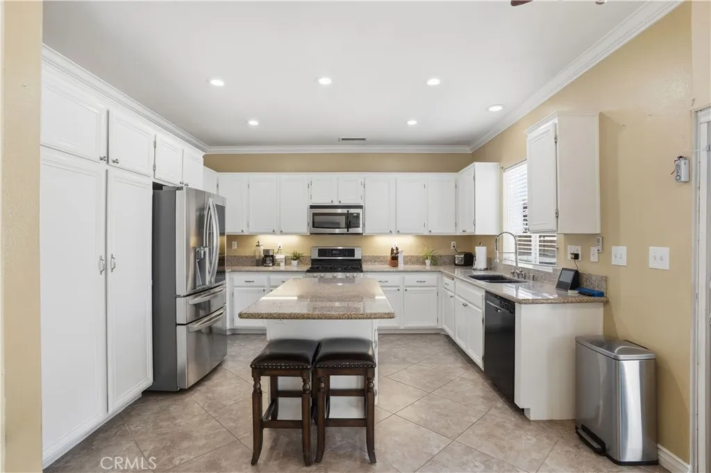 32896 Starlight Street, Wildomar, California 92595 home-pic-13