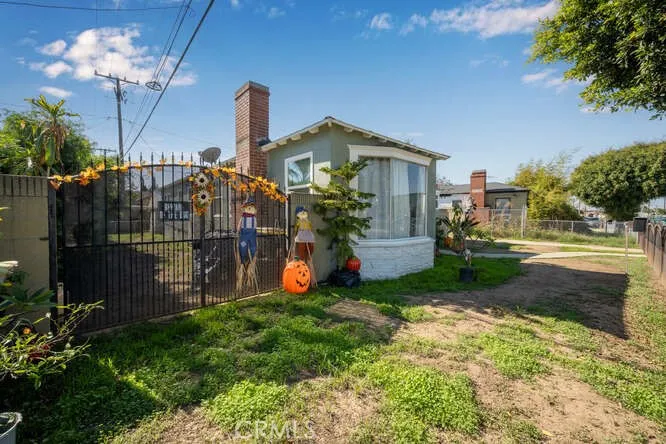 6044 Northside Drive, East Los Angeles, California 90022 home-pic-13